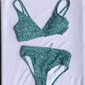 ❤️ Green Polka Dot Triangle Swimsuit Bikini Set SHEIN Women’s Size Small